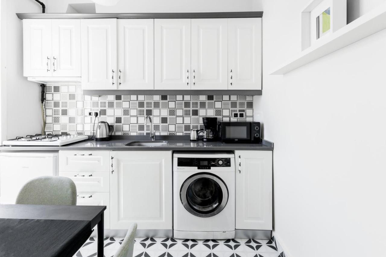 דירות איסטמבול Modern Flat 5 Min To Galata Tower In Istiklal Ave מראה חיצוני תמונה